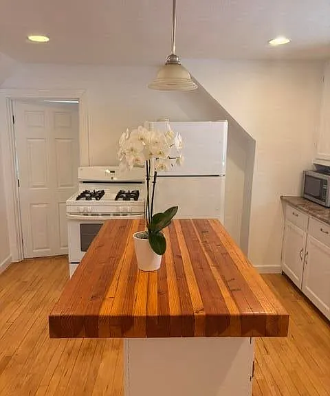 828 E Wright St #2 — Photo 4