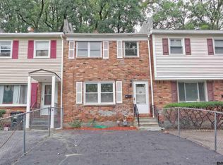 19 Little Ln, Albany, NY 12202