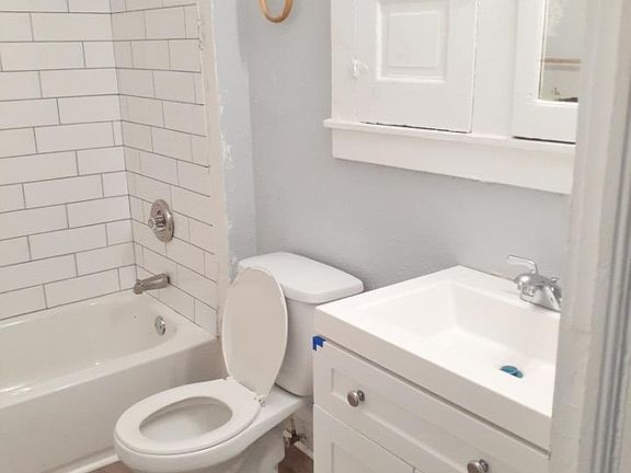 3rd image of 665 E 91st St #667