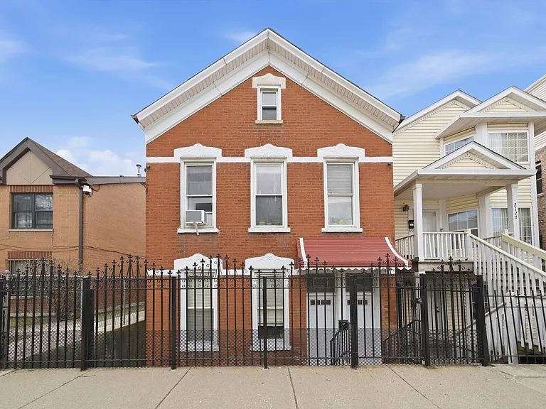 2125 W 18th Pl #1F — Photo 1