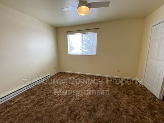 3rd image of 509 E Curtis St APT 202