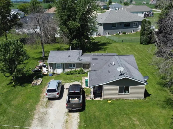 104 Hillcrest St, Raymond, IA 50667