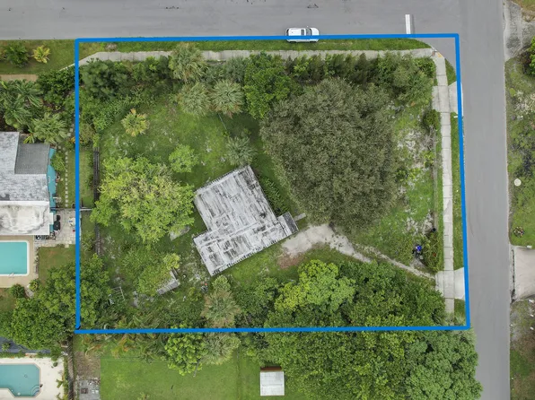 2068 Prairie Road, Palm Springs, FL 33406