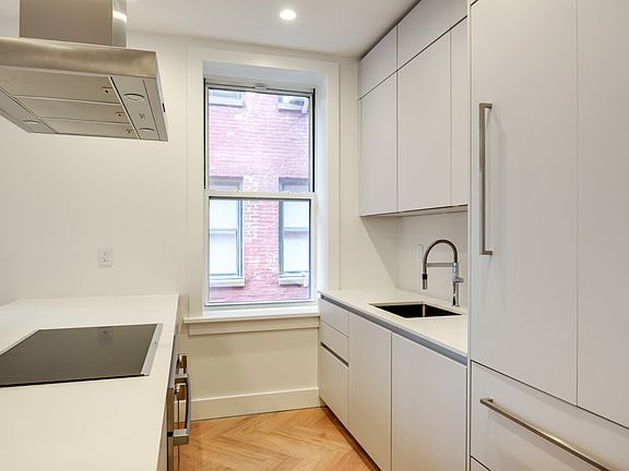 4th image of 373 Washington Ave #2B