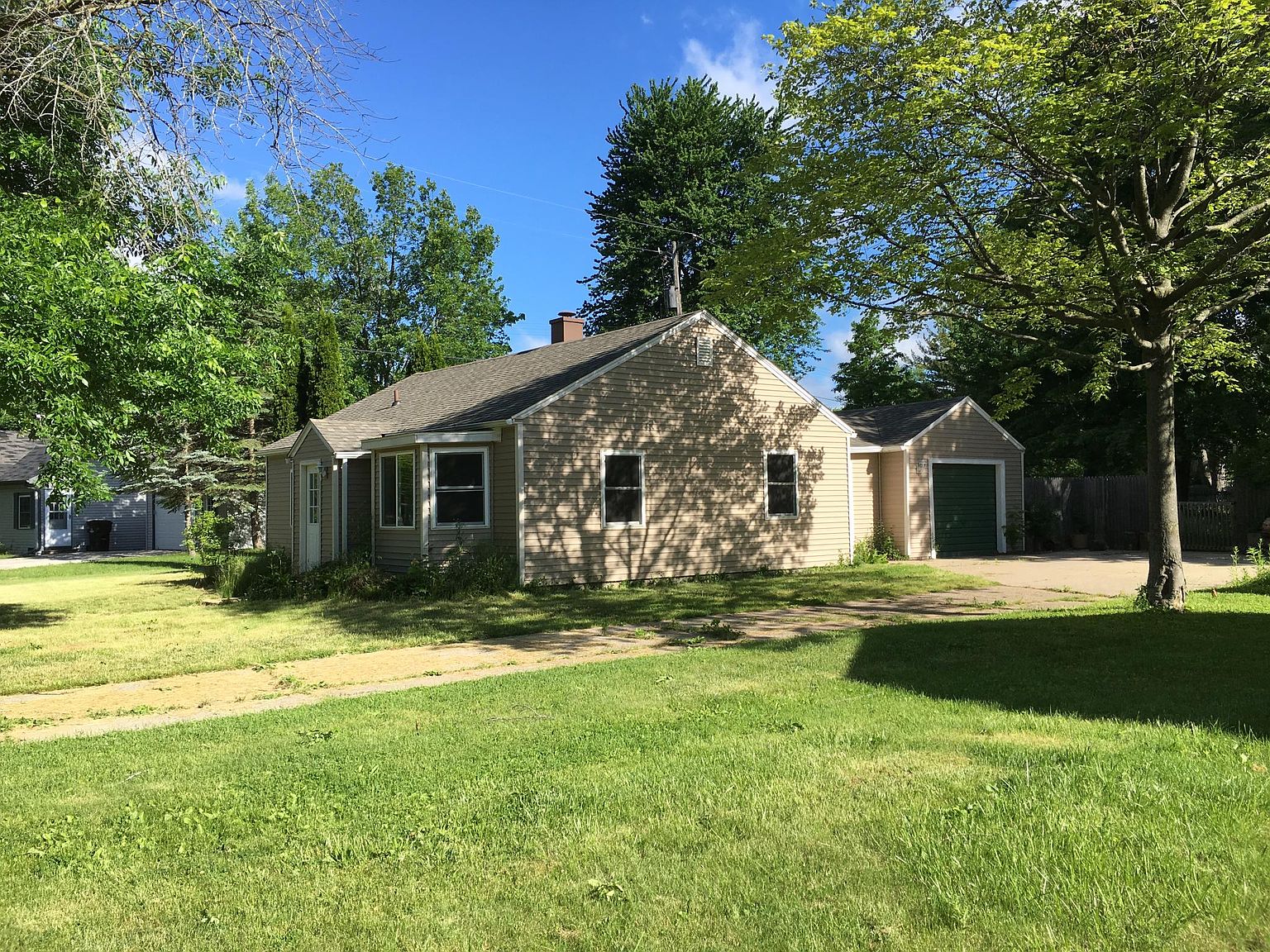 1005 Baldwin, Midland, MI 48667 Zillow