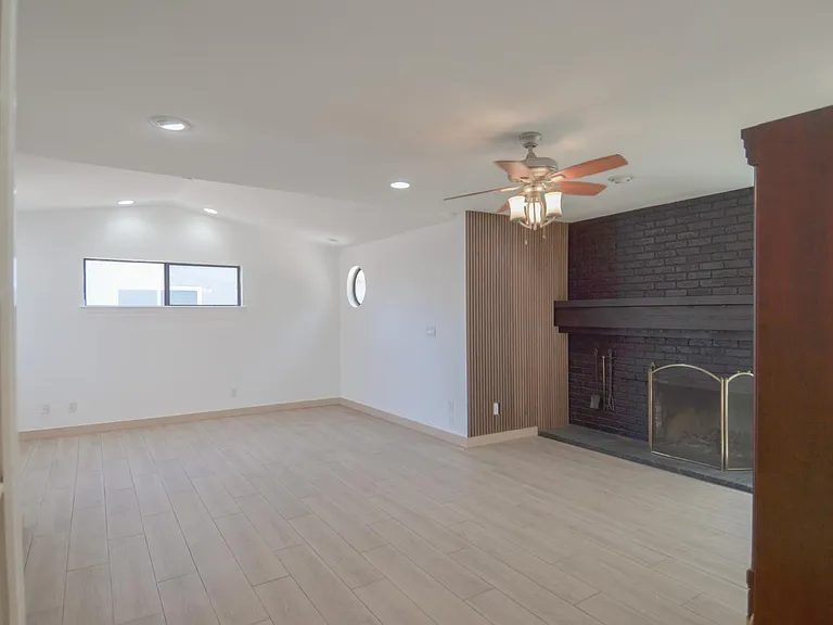 1321 Astoria Dr — Photo 30