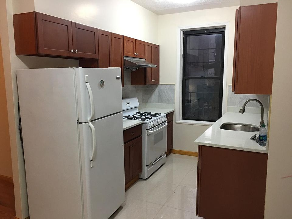 1st image of 7121 Fort Hamilton Pkwy