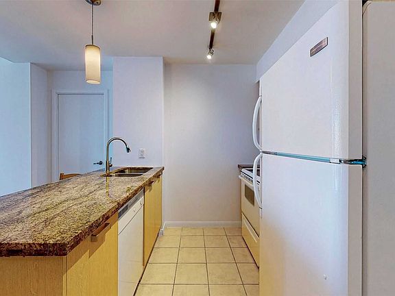 2nd image of 38 Grenville St Unit 3508