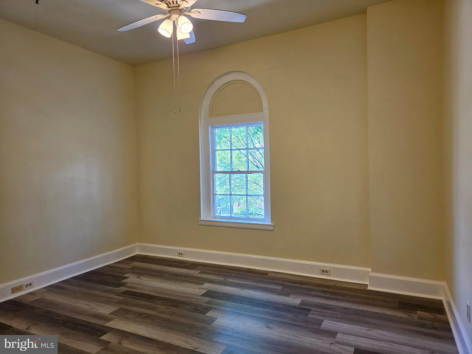 Studio, 1.0 bath, 400 sqft, $1,200 — Photo 3