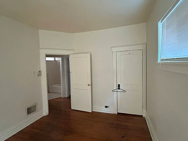 4890 Margaretta Ave — Photo 9