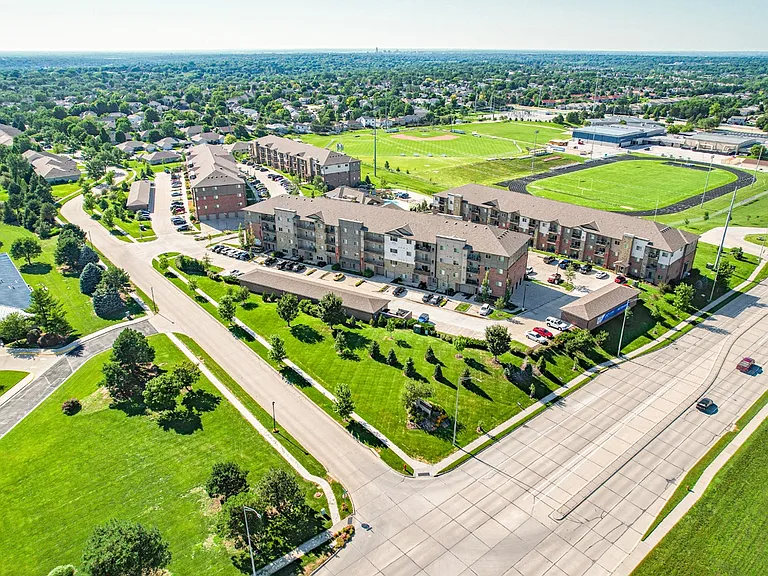 You'll love our convenient east Lincoln location!