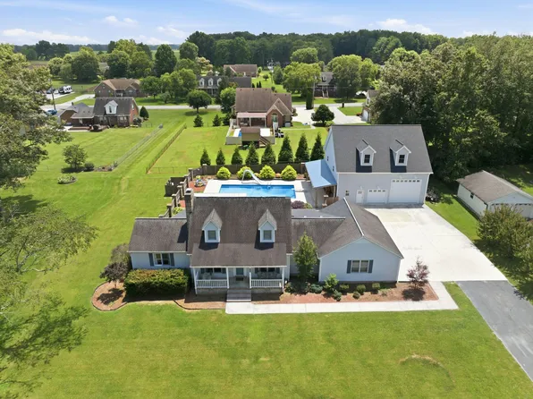 188 Red Oak Dr, Manchester, TN 37355