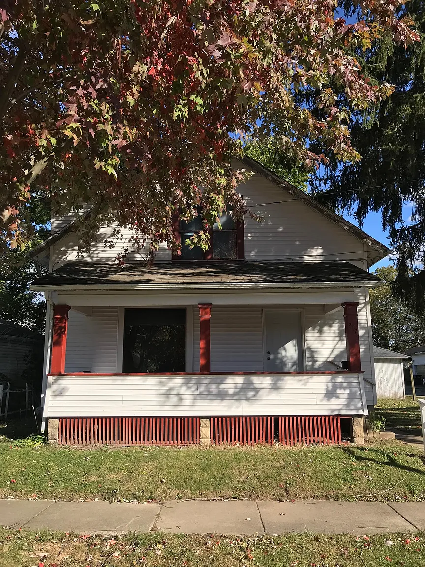 217 NW 4th St photo 1