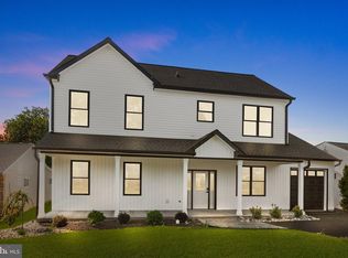 826 Austin Dr, Fairless Hills, PA 19030