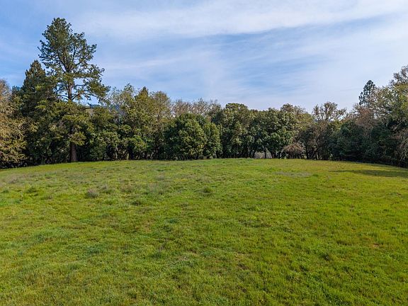 3rd image of 0 East side Road