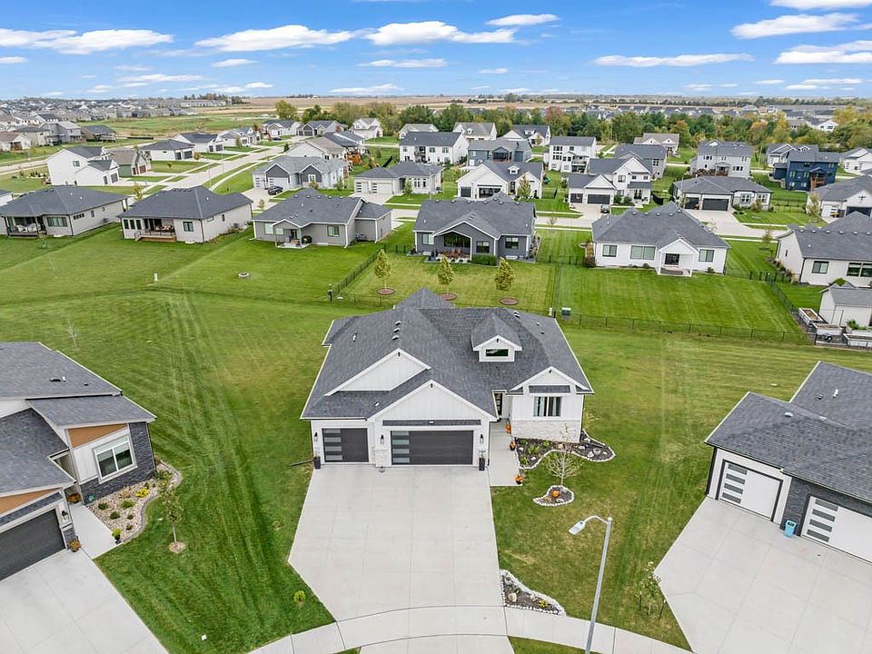 1st image of 1108 NE Forest Ridge Ct