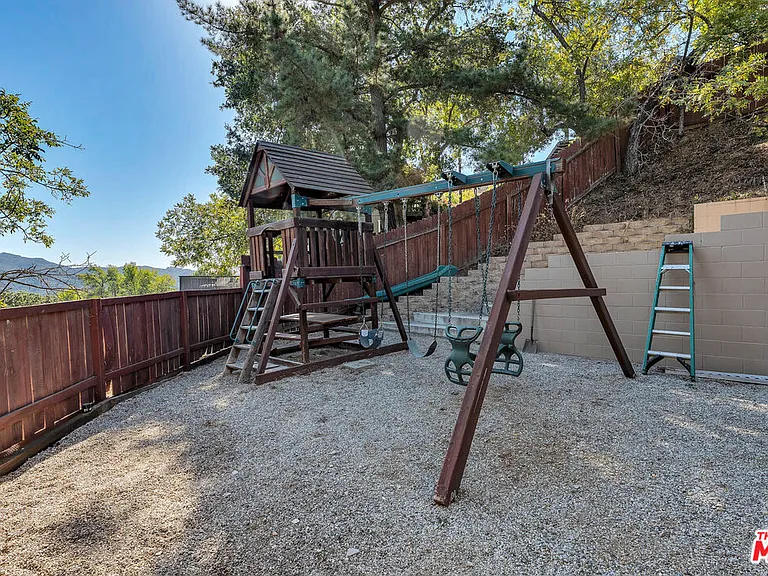 21832 Canon Dr — Photo 10