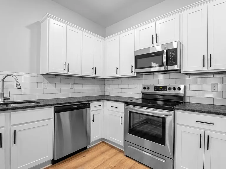 809 Maple St #D — Photo 12