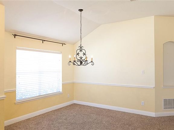 2nd image of 413 Dartmoor Dr