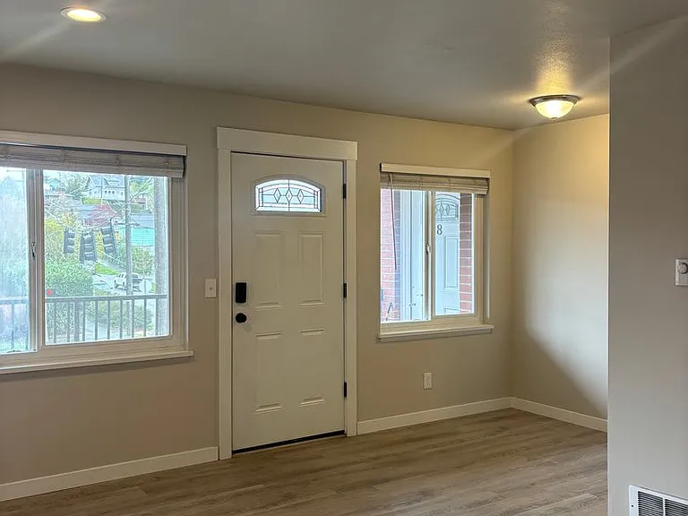 Jennifer Ryan Apartments — Photo 11