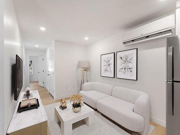 5th image of 306 Varick St Floor 1
