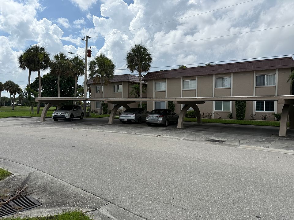 2nd image of 1699 Golf Club Dr APT 7