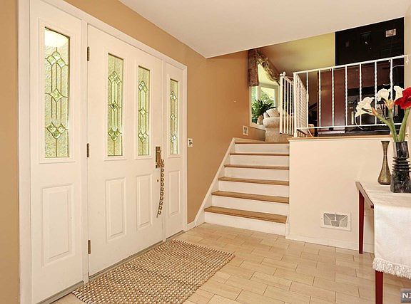 3rd image of 839 Handwerg Dr