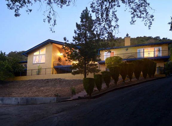3rd image of 2145 Lilac Ln