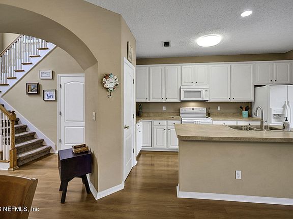 3rd image of 752 GINGER MILL Drive