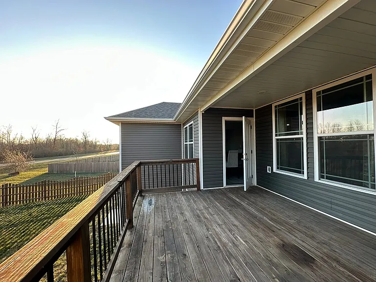 3610 Yellowwood Dr — Photo 7