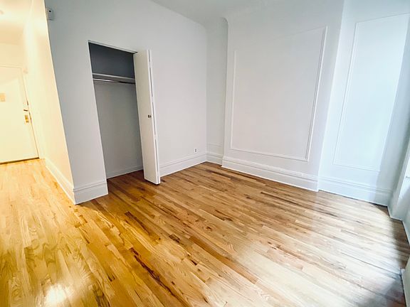 3rd image of 483 Amsterdam Ave APT 4