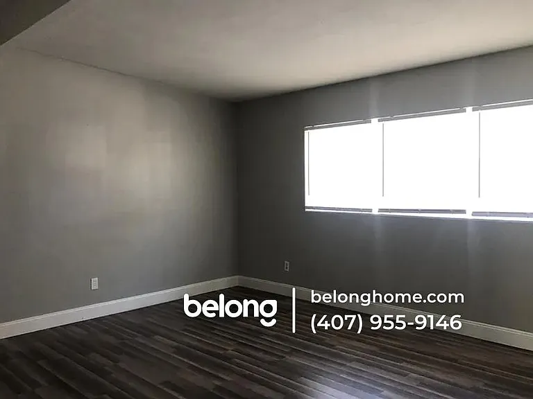 1518 Oranole Rd — Photo 2
