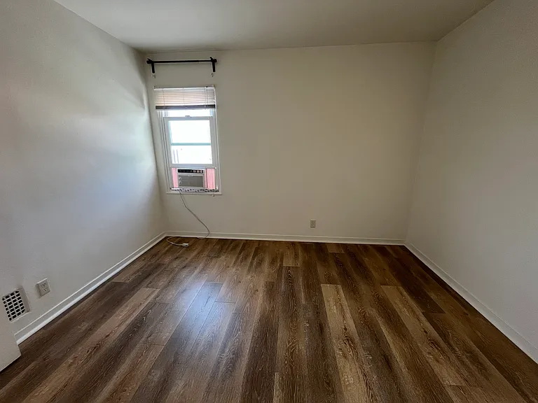 3012 Manhattan Ave #1/2 — Photo 11