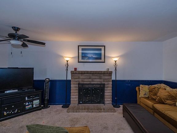 3rd image of 524 Irelan Dr