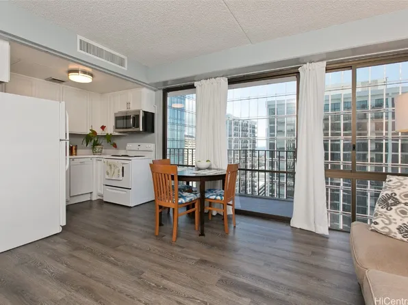 225 Queen St APT 23C, Honolulu, HI 96813