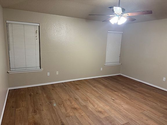 5th image of 208 Amanda Dr