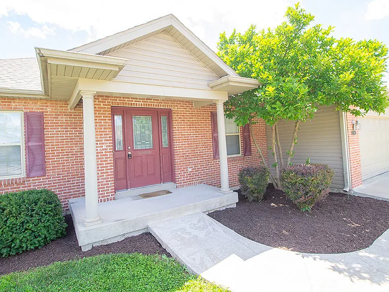 208 Jackal Dr — Photo 5