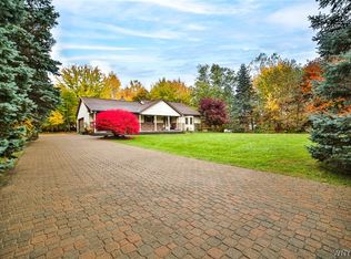 3650 Lower Mountain Rd, Sanborn, NY 14132