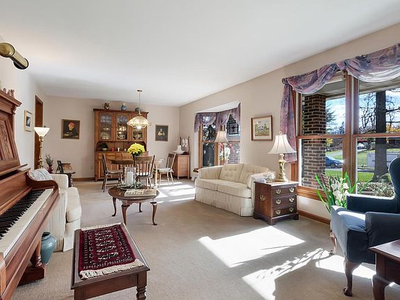 5th image of 3633 Meadow Ln