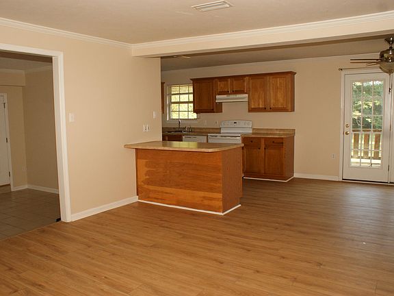 Living room, kitchen/dining