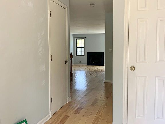 2nd image of 305 Marten Rd