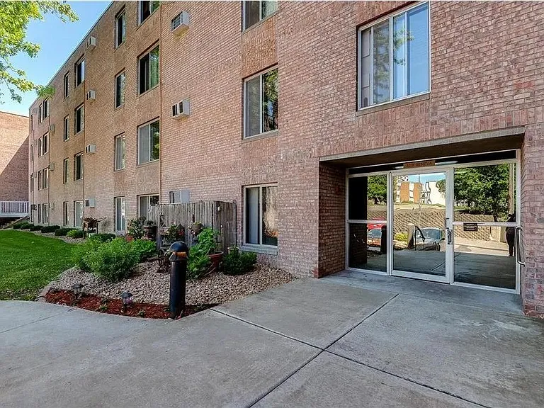 329 Geneva Ave N #204 — Photo 25
