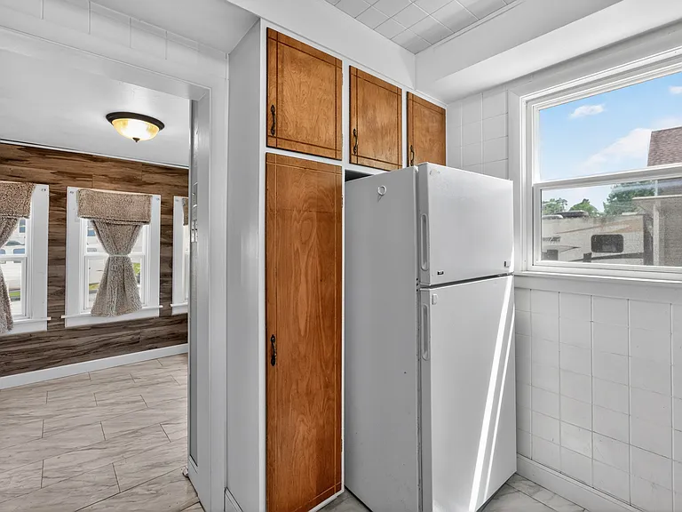221 Ellen St #221 — Photo 6
