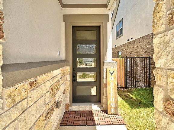 3rd image of 2702 Sebring Cir