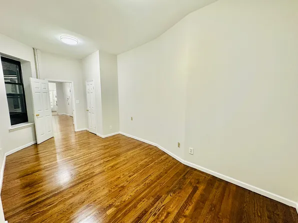228 West 24th Street image 1 of 9