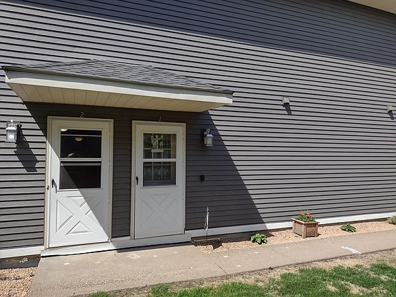 3rd image of 2033 N Park Dr APT 2
