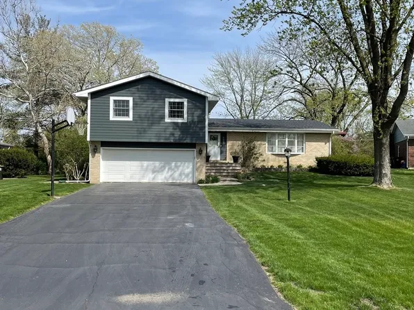 6607 S Quincy St, Willowbrook, IL 60527