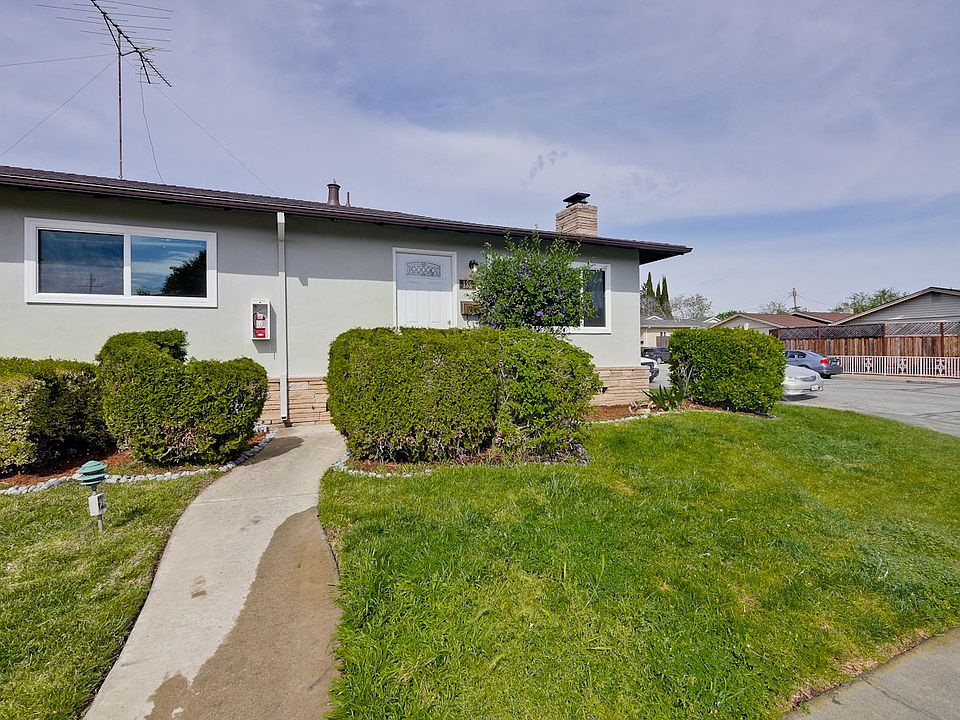 1st image of 132 Warren Dr
