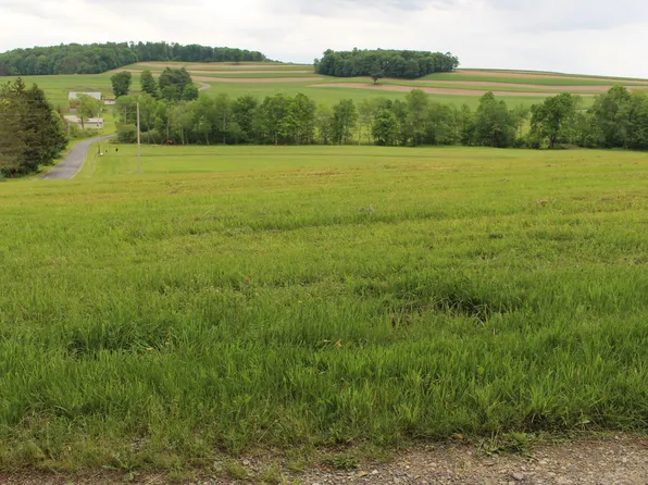 N Continental Dr, Rockton, PA 15856