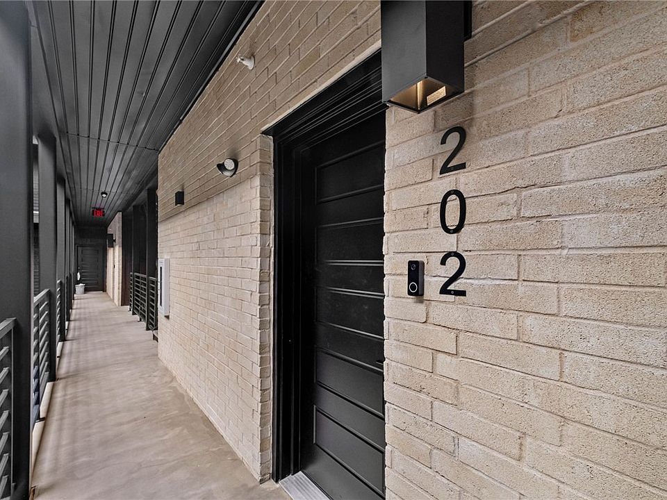 1st image of 3319 SE Mp Pkwy #202